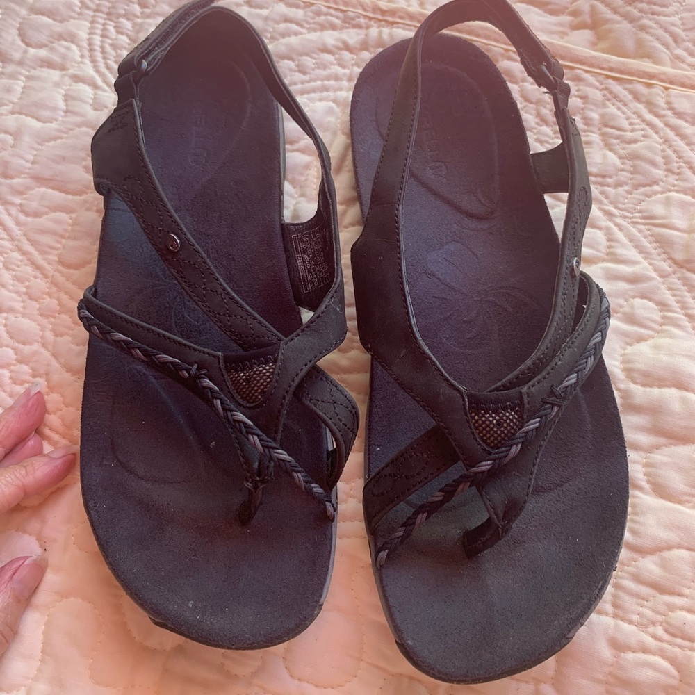 Merrell sandals size 9